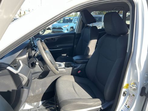 Used 2020 Toyota RAV4 LE image 13