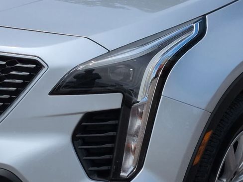Used 2020 Cadillac XT4 Premium Luxury w/ Cold Weather Package FWD image 10