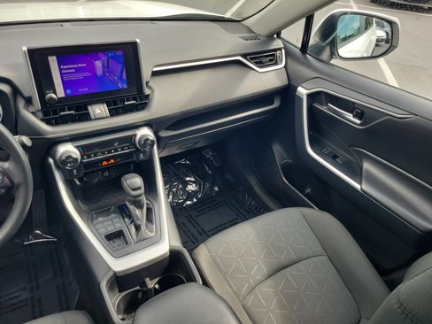 Certified 2025 Toyota RAV4 XLE AWD/4WD image 16