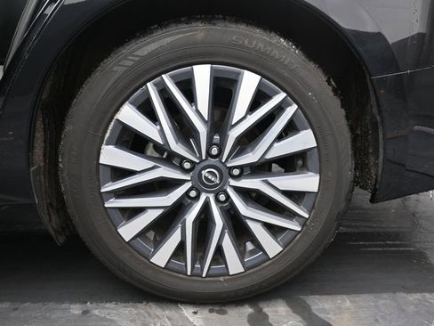 Used 2024 Nissan Altima 2.5 SV image 19