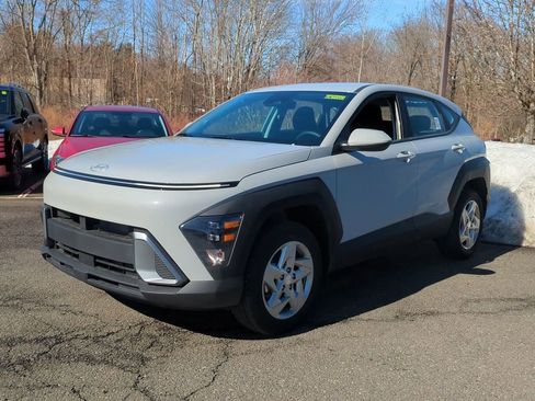 Certified 2026 Hyundai Kona SE image 7