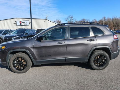 Used 2023 Jeep Cherokee Altitude Lux image 3