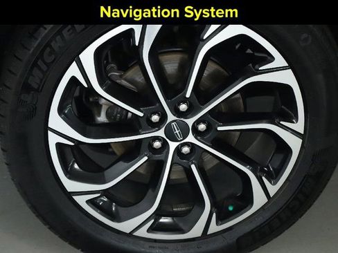 Certified 2024 Lincoln Nautilus Reserve w/ Equipment Group 202A image 12