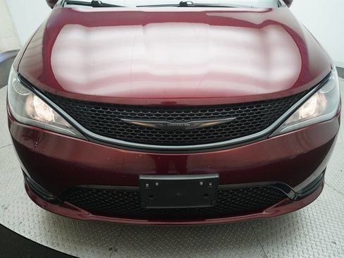 Used 2020 Chrysler Pacifica Touring-L Plus w/ S Appearance Package FWD image 24