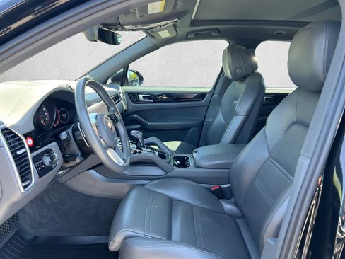 Used 2020 Porsche Cayenne AWD/4WD image 11