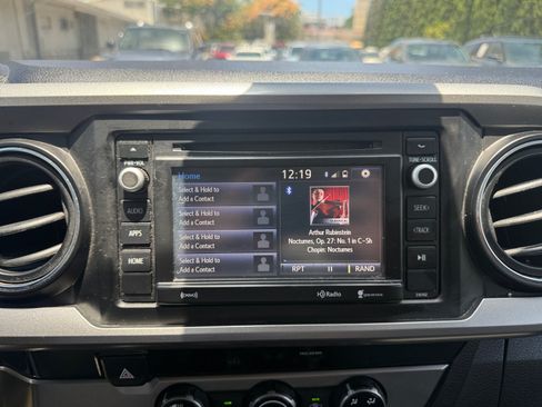 Used 2018 Toyota Tacoma 2WD Double Cab image 18
