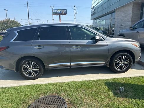 Used 2019 INFINITI QX60 Luxe w/ Essential Package FWD image 8