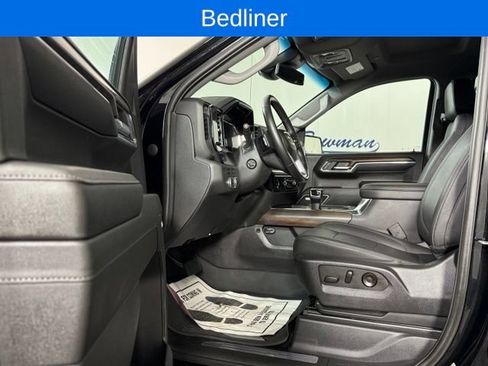 Used 2023 GMC Sierra 1500 SLT w/ SLT Premium Package AWD/4WD image 11