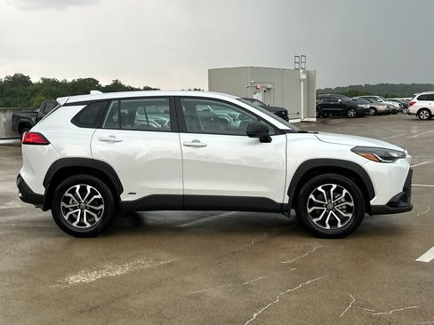 Used 2023 Toyota Corolla Cross AWD Hybrid image 4