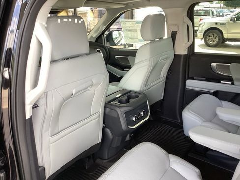 New 2025 Ford Expedition Platinum image 46