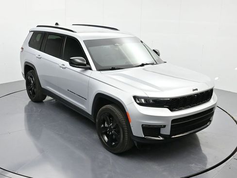 Used 2023 Jeep Grand Cherokee L Limited w/ Luxury Tech Group II image 29