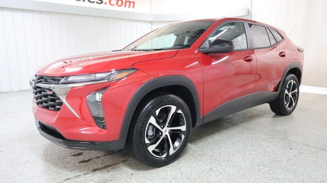 Used 2026 Chevrolet Trax RS w/ Driver Confidence Package FWD image 2