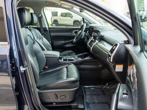 Used 2023 Kia Sorento EX image 10