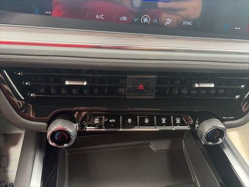 New 2026 Chevrolet Suburban LS image 23