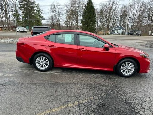 Used 2025 Toyota Camry LE w/ Convenience Package image 7