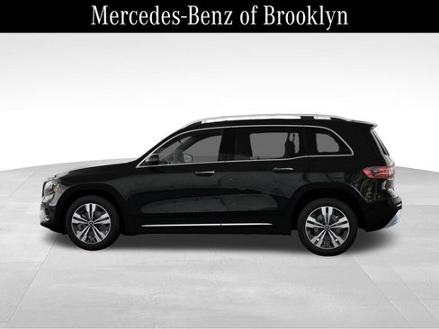 Used 2025 Mercedes-Benz GLB 250 4MATIC image 33