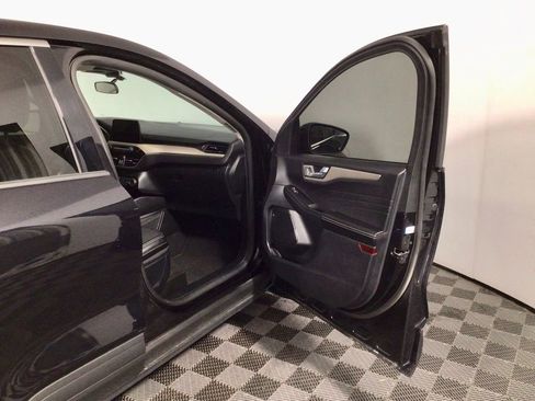 Used 2022 Ford Escape SEL w/ Technology Package image 34