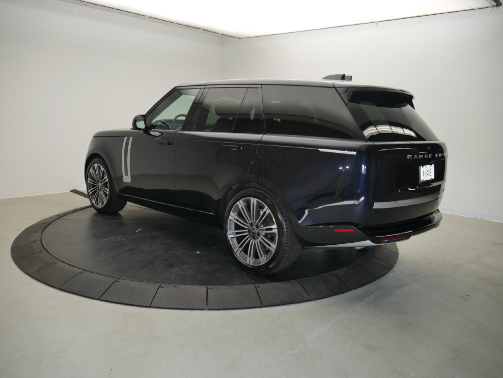Certified 2025 Land Rover Range Rover Autobiography AWD/4WD image 3