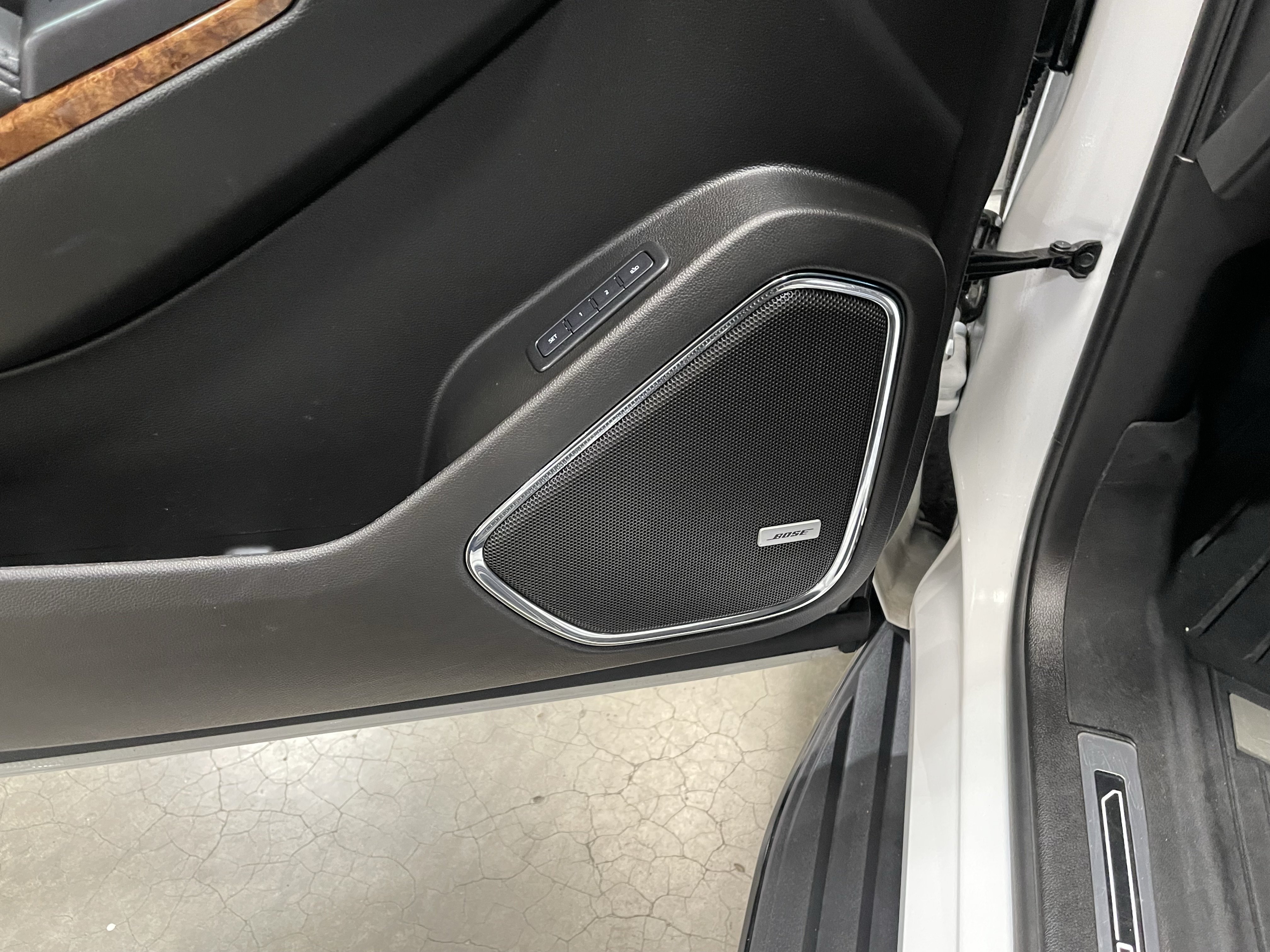 Used 2019 Chevrolet Suburban Premier AWD/4WD image 18