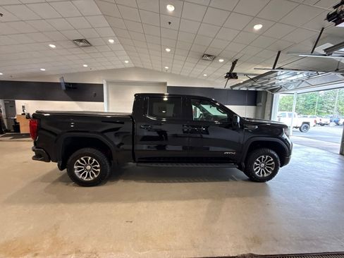 Used 2022 GMC Sierra 1500 AT4 w/ AT4 Premium Package AWD/4WD image 8