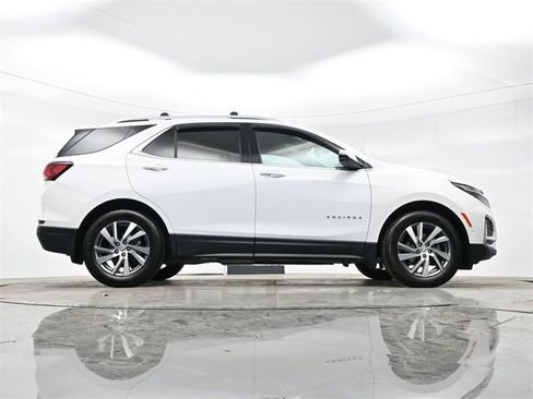 Used 2024 Chevrolet Equinox Premier image 33