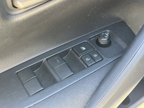 Used 2025 Toyota Corolla LE image 9