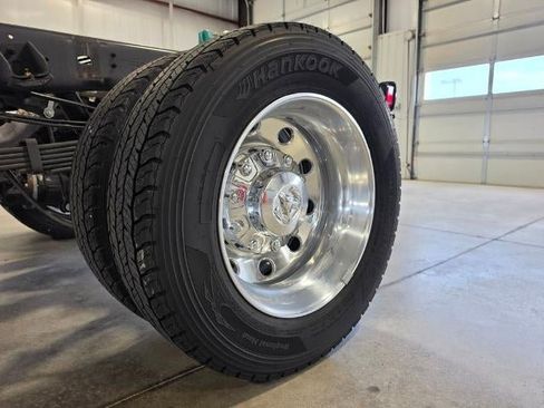 Used 2024 RAM 5500 SLT w/ Quick Order Package 2YG SLT AWD/4WD image 10