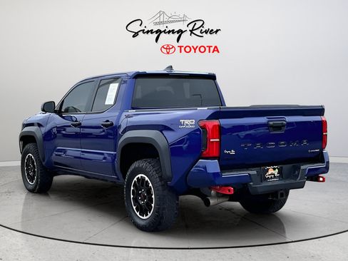 Used 2025 Toyota Tacoma TRD Off-Road AWD/4WD image 4