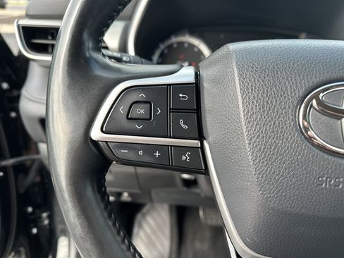 Used 2022 Toyota Highlander Platinum image 18