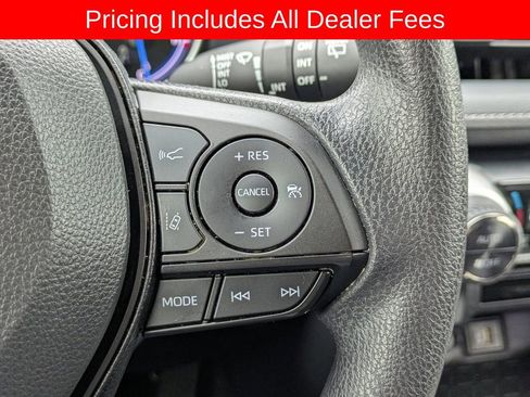 Used 2025 Toyota RAV4 XLE AWD/4WD image 27