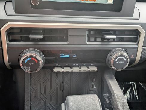 Used 2025 Toyota Tacoma SR image 29