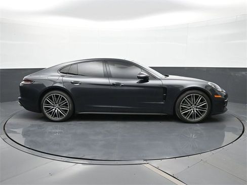 Used 2021 Porsche Panamera 4 image 23