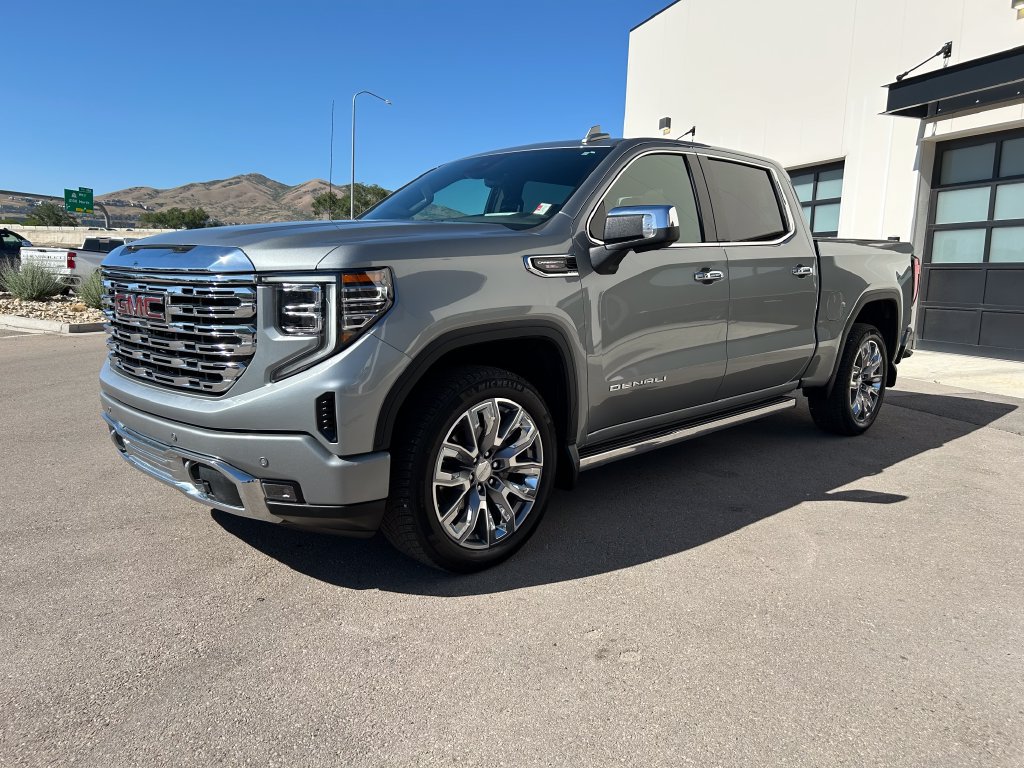 Used 2024 GMC Sierra 1500 Denali w/ Denali Reserve Package AWD/4WD image 2