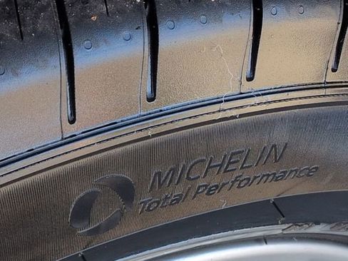 Used 2023 Toyota Corolla Cross LE image 11