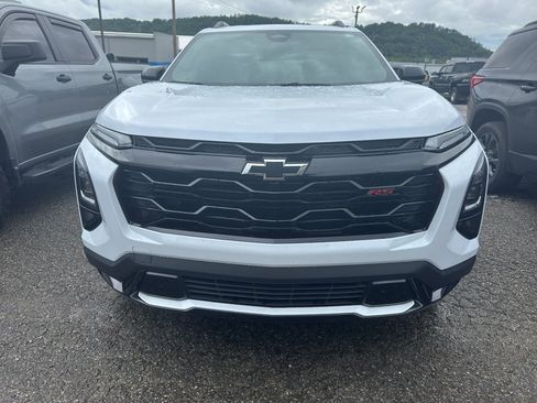 Used 2026 Chevrolet Equinox RS AWD/4WD image 2