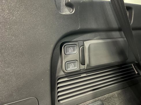 Used 2023 Rivian R1S Launch Edition image 33