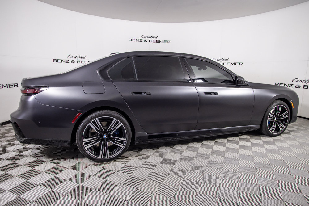 Used 2023 BMW i7 xDrive60 w/ Executive Package 2 AWD/4WD image 4