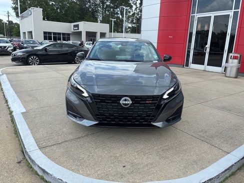 New 2026 Nissan Altima 2.5 SR FWD image 2