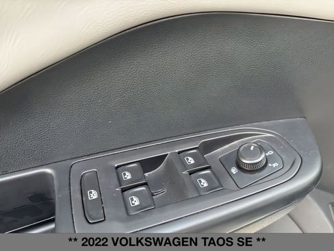 Used 2022 Volkswagen Taos SE w/ Panoramic Sunroof Package image 14