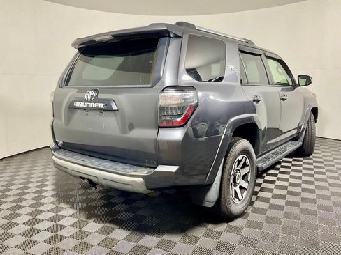 Used 2018 Toyota 4Runner TRD Off-Road AWD/4WD image 17