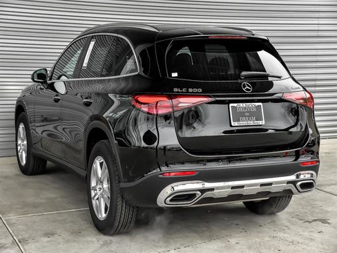 Certified 2025 Mercedes-Benz GLC 300 4MATIC image 7