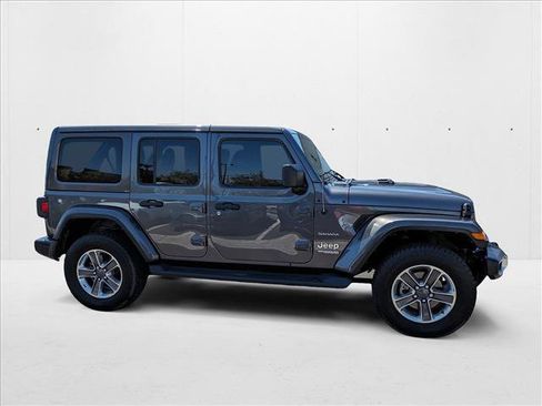 Used 2022 Jeep Wrangler Unlimited Sahara image 4