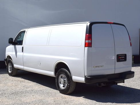 Used 2022 Chevrolet Express 3500 Extended w/ Driver Convenience Package RWD image 5