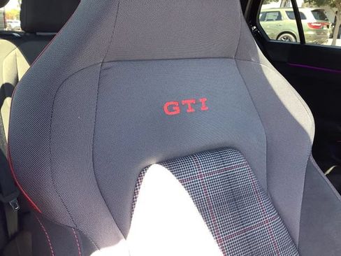 Used 2024 Volkswagen GTI SE FWD image 40