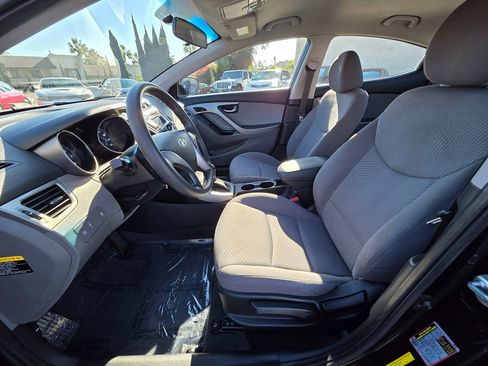 Used 2016 Hyundai Elantra SE image 14