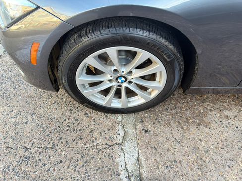 Used 2017 BMW 320i xDrive Sedan image 24