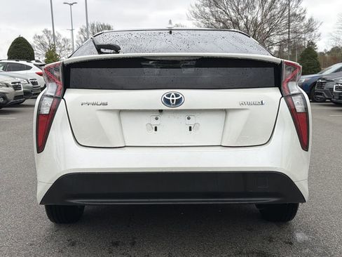 Used 2016 Toyota Prius Four image 4