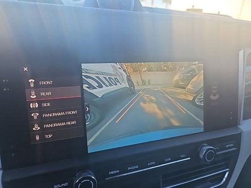 Used 2020 Porsche Macan Turbo image 3