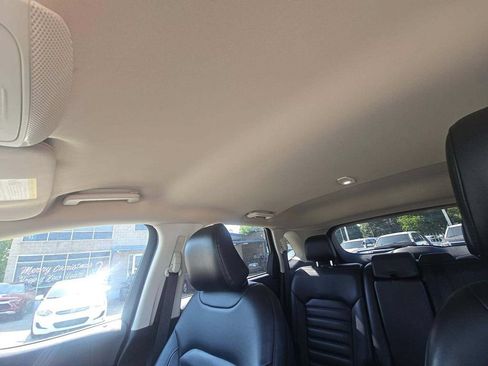 Used 2024 Ford Edge SEL AWD/4WD image 9