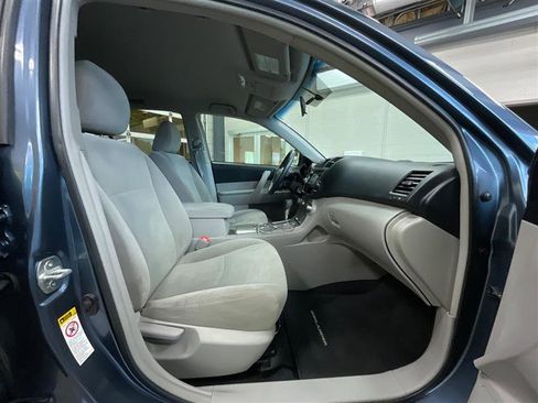 Used 2013 Toyota Highlander Plus image 27